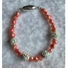 Armband mit verschiedenen Perlen coralle/weiss
