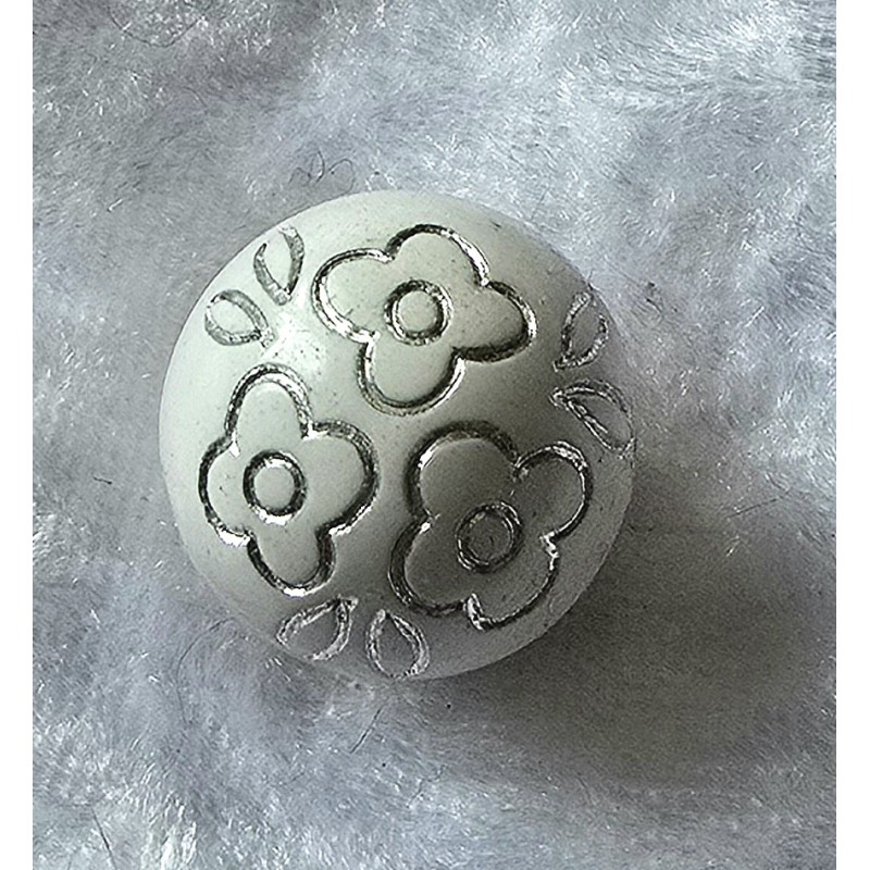 Kunststoff Perle weiss/silber Blumenmuster