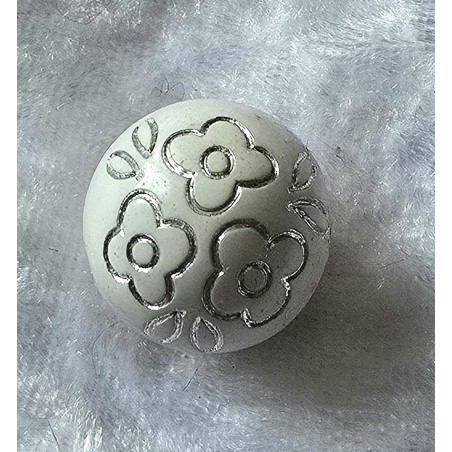 Kunststoff Perle weiss/silber Blumenmuster