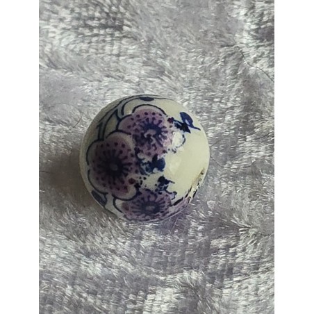Stein Perle weiss/violette Blumen