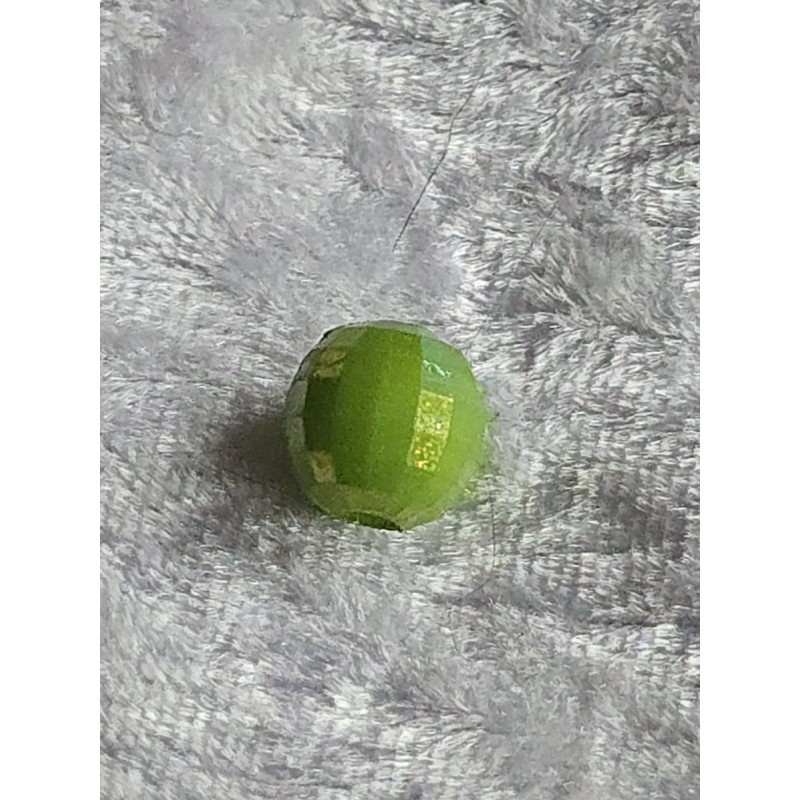 Kunststoff Perle mit Struktur grün