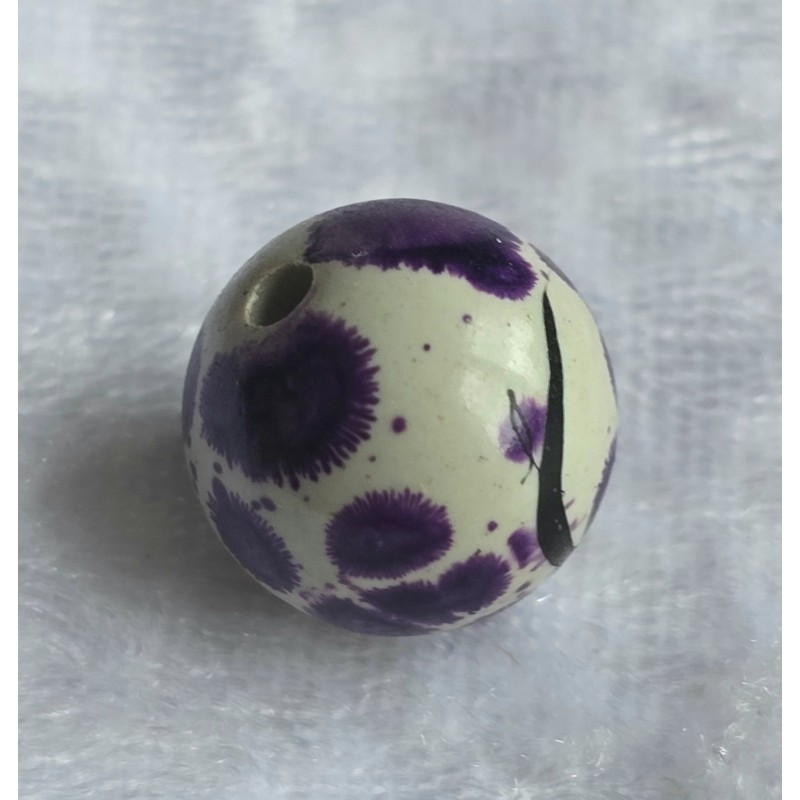 Kunststoff Perle creme/violette