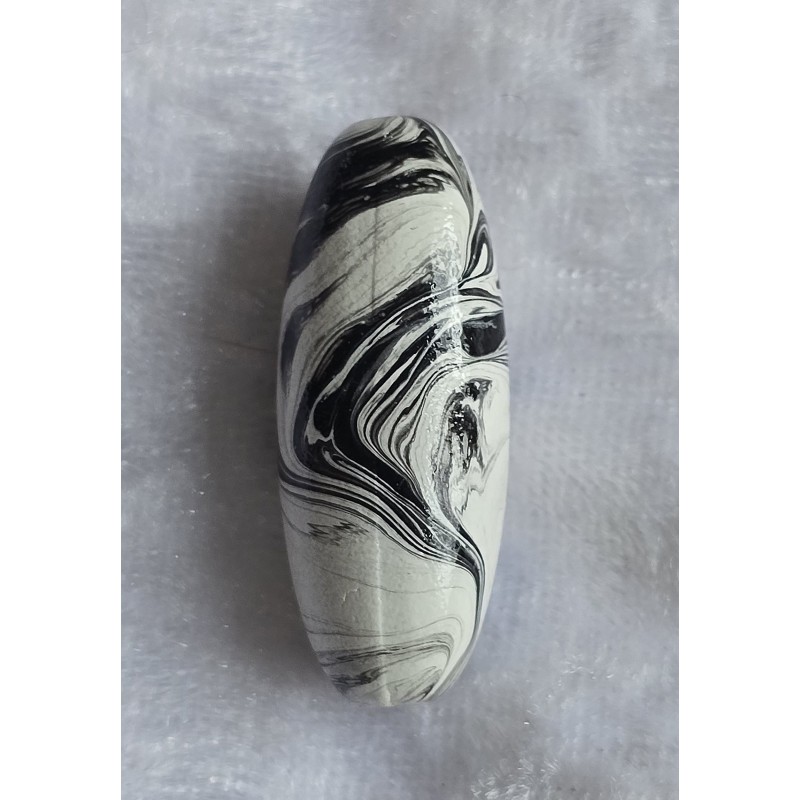 Kunststoff Perle lang schwarz/weiss