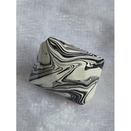 Kunststoff Perle schräg schwarz/weiss