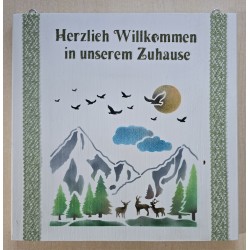 Schild "Herzlich Willkommen"/Hirsche, Berge/grün