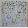 Serviette Fünf Weihnachts Kugeln/braun-grün-blau-rosa