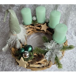 Adventsgesteck Schwemmholz rund Wichtel mint