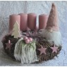 Adventsgesteck Reben rund Wichtel/rosa