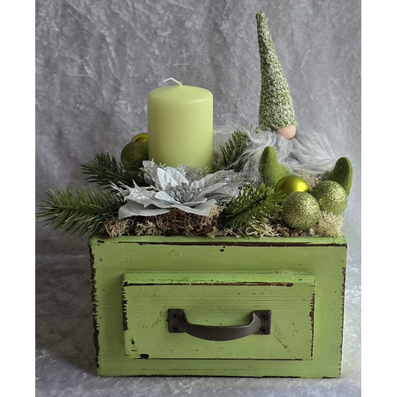 Weihnachts Kiste mit Kerze/Wichtel/hellgrün