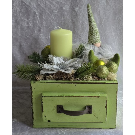 Weihnachts Kiste mit Kerze/Wichtel/hellgrün