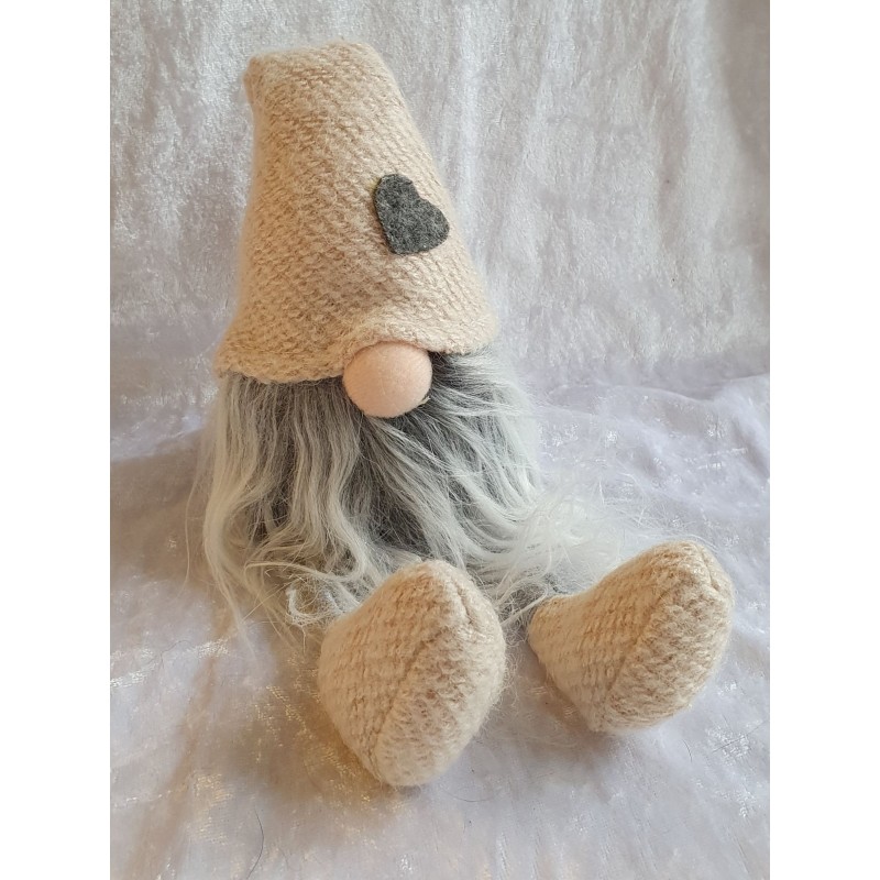 Wichtel sitzend beige