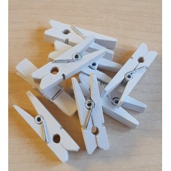Holzklammern weiss