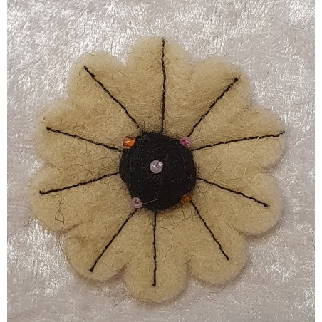 Filz Blume beige