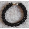 Gefädeltes Armband schwarz