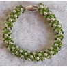 Gefädeltes Armband grün/weiss