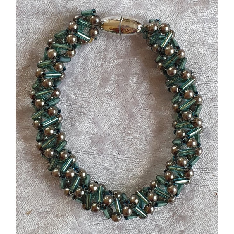 Gefädeltes Armband mint/grau