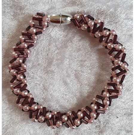 Gefädeltes Armband rosa/violette