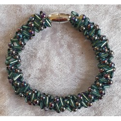 Gefädeltes Armband seegrün