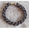 Gefädeltes Armband grau