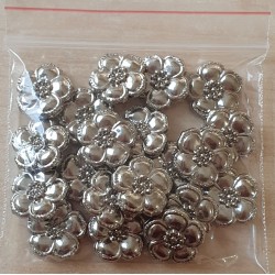 Kunststoff Perle Blume silberfarbig