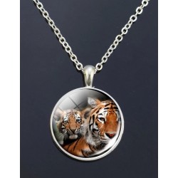 Kette mit Cabochon Anhänger Tiger