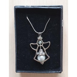 Kette mit Engelanhänger weiss