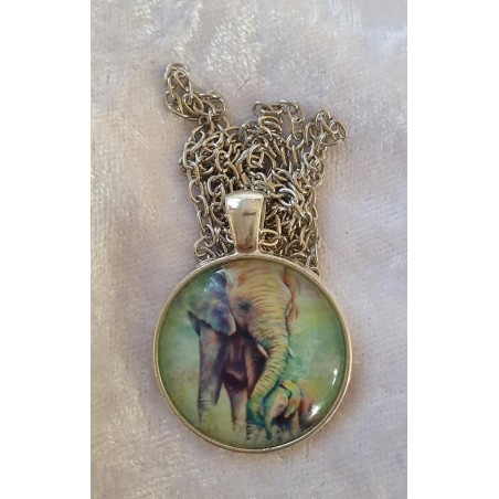 Kette mit Cabochon-Anhänger Elefant