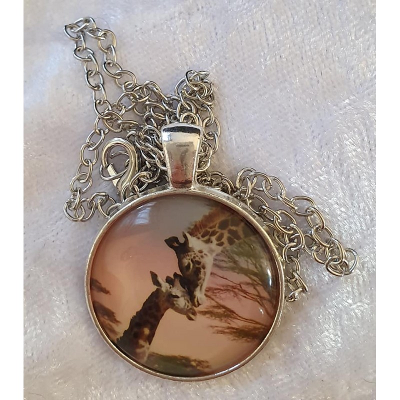 Kette mit Cabochon-Anhänger Giraffen