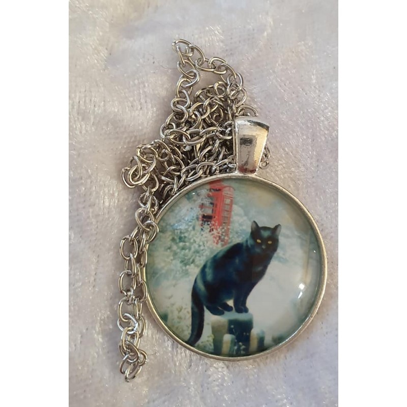 Kette mit Cabochon-Anhänger Schwarze Katze