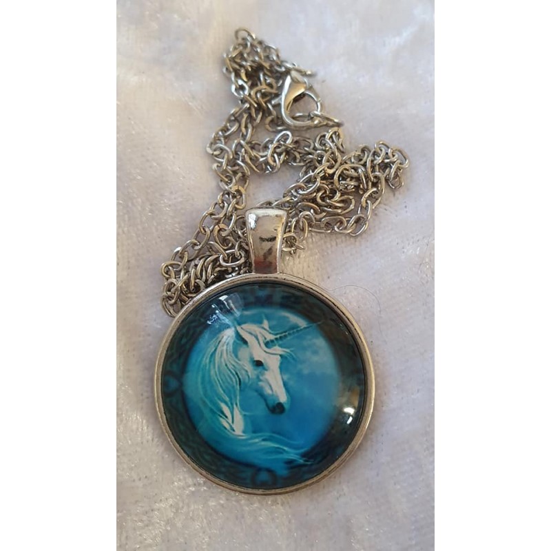 Kette mit Cabochon-Anhänger Einhorn 1