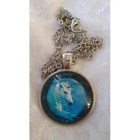 Kette mit Cabochon-Anhänger Einhorn 1