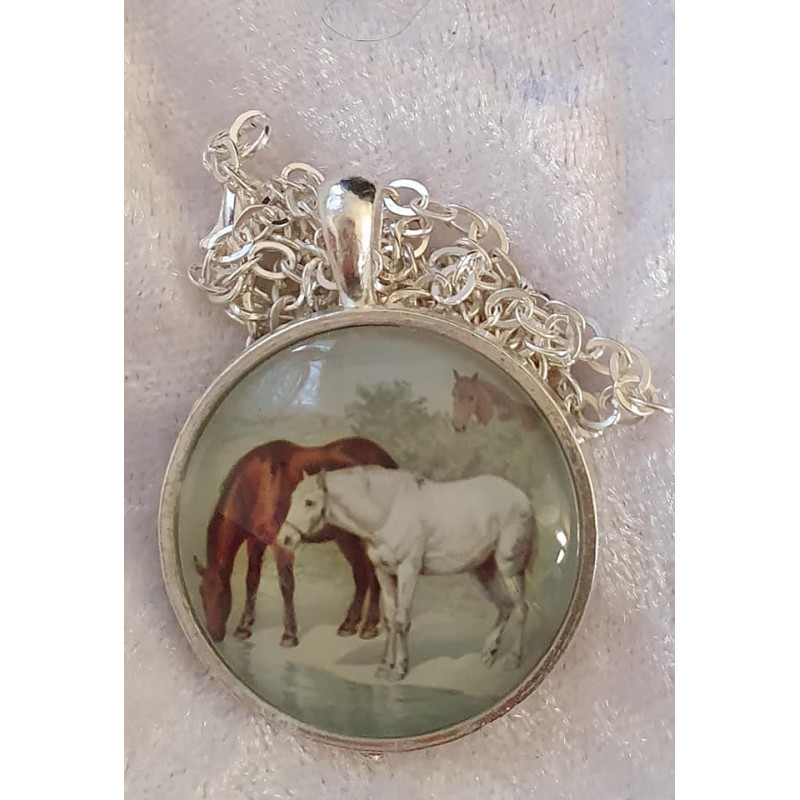 Kette mit Cabochon-Anhänger Pferde